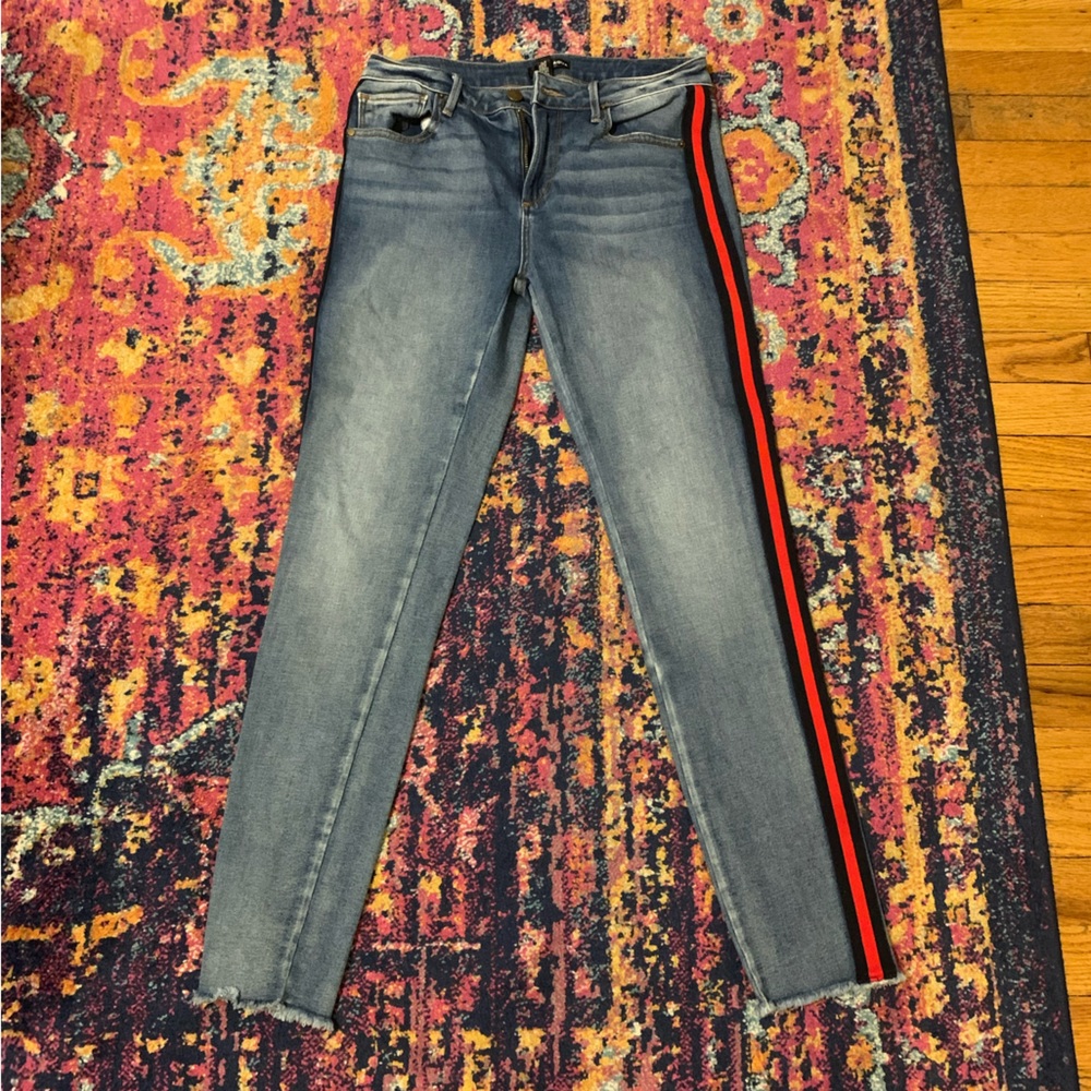 Brand: Aqua; Size: 27